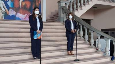 En comparecencia de prensa Piedad Huerta, de la OPS/OMS, y Alba Consuelo Flores, ministra de Salud.