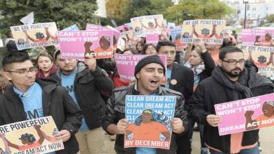 Jóvenes soñadores de diferentes estados del país durante una manifestación. EFE/Archivo