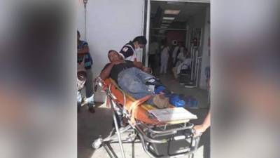 El hondureño se cayó cuando intentaba subir al tren. Foto/Tabasco