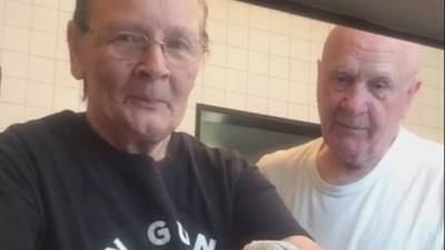 Marietta Spencer Tyks le jugó una broma a su esposo Tommy.