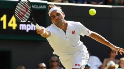 Roger Federer sigue firme y triunfante en Wimbledon.