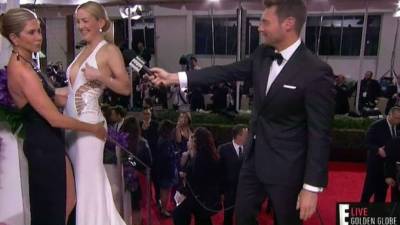 Jennifer Aniston y Kate Hudson bromearon en la alfombra roja.