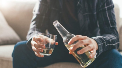 La Doctora Corazón le recomienda buscar ayuda en Alcohólicos Anónimos.