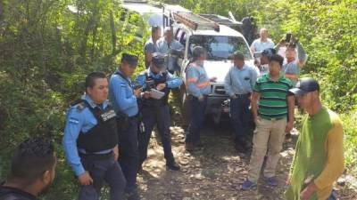 Autoridades policiales mediaron entre el dueño del terreno y los empleados de la Enee.