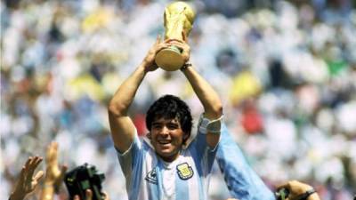 El astro del fútbol Diego Maradona falleció este miércoles en su residencia a sus 60 años de edad, según informó su agente y amigo Matías Morla.
