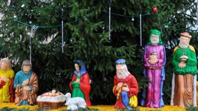 El pesebre instalado en la localidad francesa de Hayange, París, Francia, ha causado malestar en la comunidad católica.