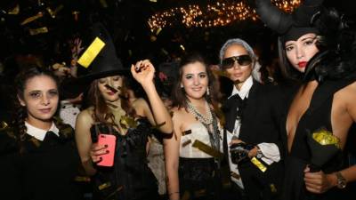 Cristina García, Andrea Sarmiento, Alejandra Lorenzana, Nan y Pammie Marinakys.