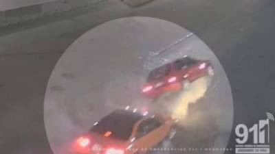 El video muestra el impactante golpe entre los vehículos.
