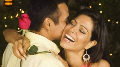 El examen de los datos reveló que el cerebro de los participantes enamorados presentaba al menos una docena de zonas de forma distinta.