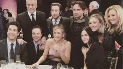 La épica reunión de los elencos.