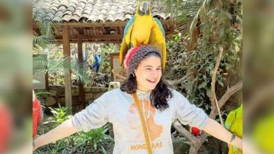 Ana Suazo está siendo felicitada en redes sociales por lograr ser una estudiante de esa prestigiosa universidad.