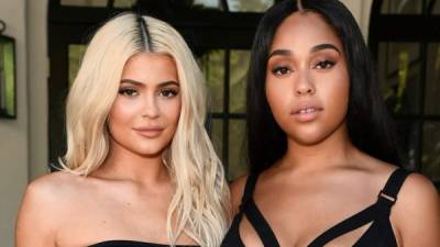 Kylie Jenner y Jordyn Woods habían sido la definición perfecta de una amistad durante casi una década. Hasta que Woods decidió meterse con el hombre Khloé Kardashian, la hermana mayor de Kylie.