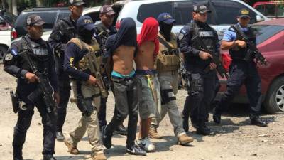 Los detenidos son menores de edad, uno de 17 años y el otro de 16.