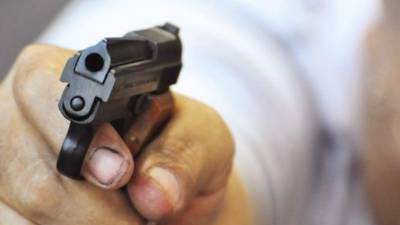 Las personas que sean detenidas por disparar al aire deberán de pagar de uno a 10 salarios mínimos.