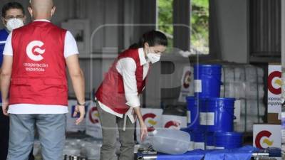 La Reina Letizia llegó a Honduras en el marco de una viaje de cooperación para entregar un cargamento de ayuda de emergencia.