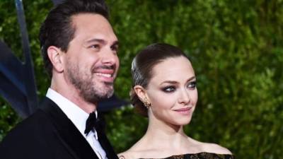 Thomas Sadoski y Amanda Seyfried esperan a su primer hijo.