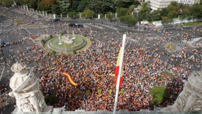 Vista de la concentración convocada por Fundación para la Defensa de la Nación Española (DENAES) en la madrileña plaza de Cibeles. EFE
