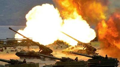 El mundo sostiene el aliento ante la creciente tensión entre Estados Unidos y Corea del Norte, mientras los países aliados de ambos países refuerzan sus fronteras ante un 'inminente' conflicto. La firma de análisis Credit Suisse creó una lista de los 10 ejércitos más poderosos sobre el planeta con base en el número de soldados, tanques, portaaviones, helicópteros de ataque, aeronaves de combate, submarinos y vehículos blindados que tiene cada uno.