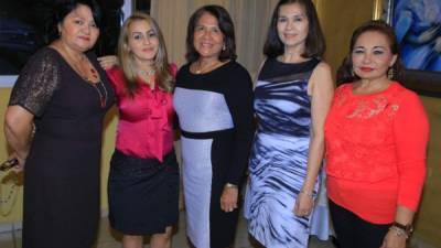 Lupita Mongie, Lourdes Chinchilla, Vilma Karow, Rita Handal y Gabriela Mejía