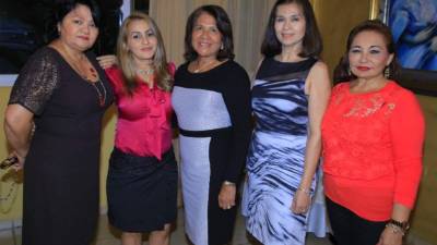 Lupita Mongie, Lourdes Chinchilla, Vilma Karow, Rita Handal y Gabriela Mejía