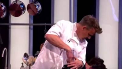 El famoso Chef Ramsay dando una demostración en un programa de televisión. Foto: captura video YouTube