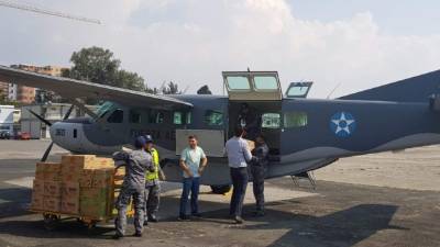 La Fuerza Aérea Guatemalteca trasladó 3,500 libras de ayuda humanitaria en apoyo al pueblo venezolano.