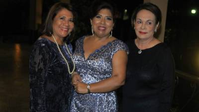Vilma Karow, Sheila García y Rosario Núñez.