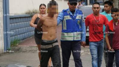 El joven fue llevado a una estación de la Policía Nacional.