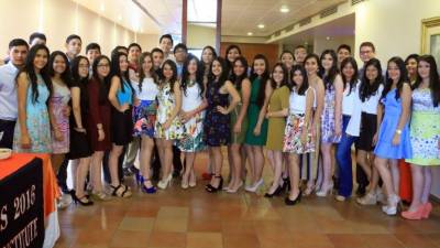 La promoción 2016 del Florencia Institute compartió de lo más feliz en el encuentro.