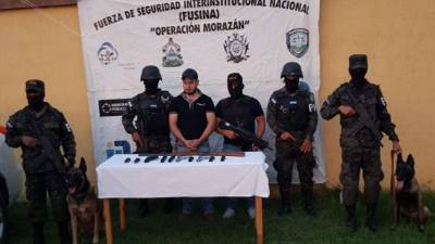 José Jesús Alvarado Guerra siendo presentado por las autoridades en Copán.