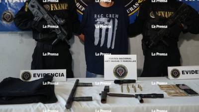 El supuesto sicario fue presentado por las autoridades.