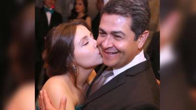 Daniela Hernández compartió esta fotografía junto a su padre, el expresidente.