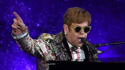 El músico Elton John.