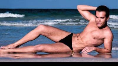 Se llama Rodrigo Alves y tiene 30 años. Es brasileño aunque reside desde hace más de 11 años en Londres.