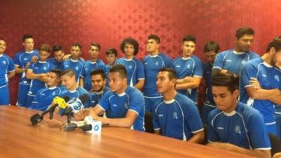 Seleccionados en conferencia de prensa.
