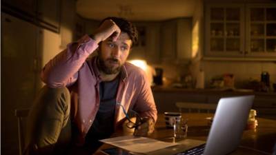 'Se vale que quieras seguir viendo a la niña, pero vas a tener que contar con la autorización de la madre para que eso sea posible', le dice la Doctora Corazón.