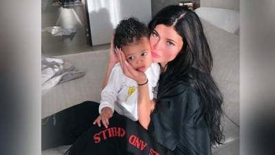 Kylie Jenner y su hija Stormy. Foto/Instagram