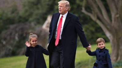 Arabella (i) ha robado el protagonismo a su abuelo.// Foto archivo.