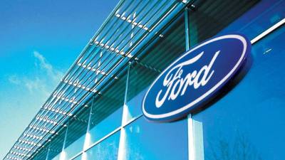 El polémico candidato despertó la reacción de la poderosa empresa de vehículos.