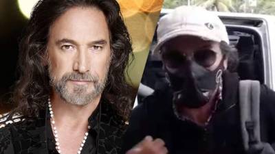 Marco Antonio Solis regresó a México este 12 de marzo después que sus conciertos se pospusieran a raíz del coronavirus.