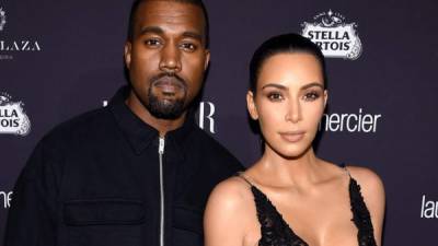 Kanye West se disculpó públicamente con su esposa, Kim Kardashian.
