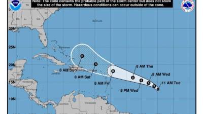 La depresión tropical se mueve rápidamente hacia el oeste-noroeste a 12 millas por hora (19 km/h).