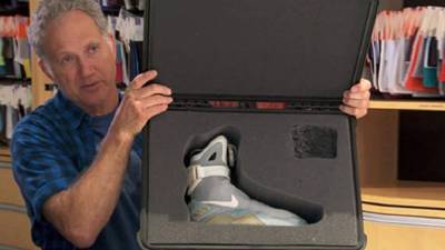 Tinker Hatfield con los Nike MAG.