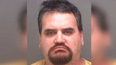 Heisler tenía antecedentes penales por posesión ilegal de armas de fuego.