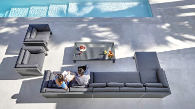 Timeless apostó por la comodidad acolchonada en grisáceo y azulado.