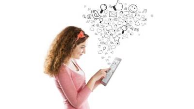 Slack es para conectarse con compañeros de trabajo. Ideal para quienes no les gusta mezclar sus páginas personales con el trabajo.