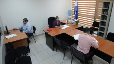 En las áreas de los jueces de lo penal serán grabadas y filmadas las audiencias que se realicen.