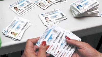 La trana de falsificación incluye la creación de registros y documentos para hacer parecer que dos ciudadanas salvadoreñas pasaran como nacidas en Honduras.