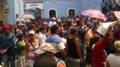 Vendedores protestaron ayer en la Alcaldía.