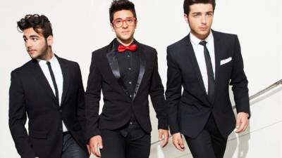 Desde que el trío sacó su primer disco a finales de 2010 no ha dejado de ganar premios y realizar giras por Europa, América Latina y Estados Unidos.